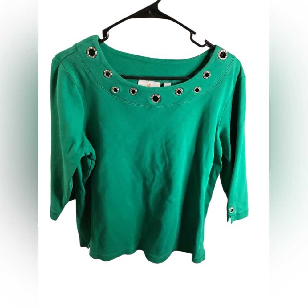 NWOT Quacker Factory Green Top with Grommet Accents w/ flaw